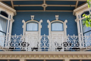 horton-grand-hotel-balcony_hpg_1
