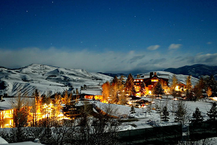 Sun-Mountain-Exterior_739x493