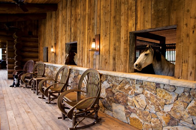 gateway-canyons-resort-stables-seating_c