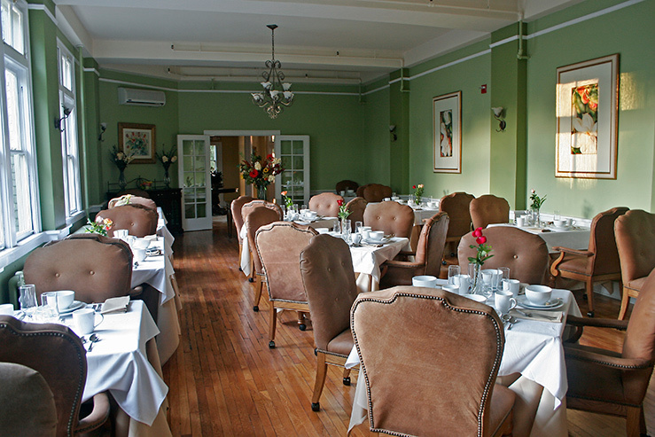 princess-anne-hotel-dining-1_hpg_1