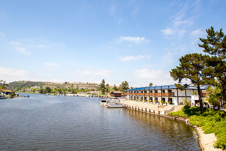 lakeshouse-hotel-and-resort-exterior-2_hpg_1