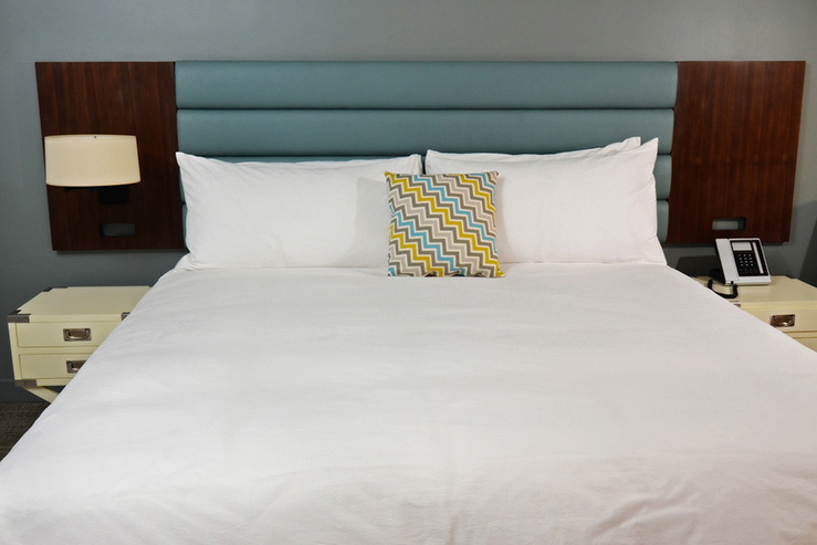 lakeshouse-hotel-and-resort-room-1_hpg_1