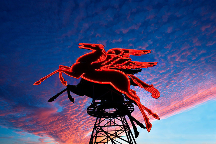 magnolia-hotel-dallas-pegasus_hpg_1