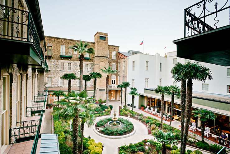 menger-hotel-exterior-1_hpg-2