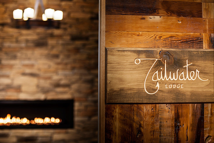 tailwater-lodge-signage_hpg