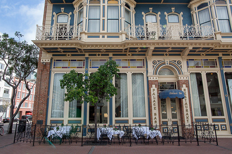 horton-grand-hotel-palace-bar_hpg_1