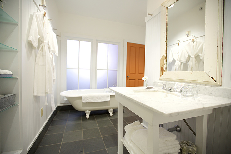 the-porches-inn-bathroom-1_hpg_1