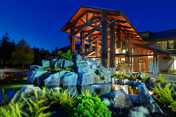 sunrise-ridge-waterfront-resort-exterior-night_hpg_1