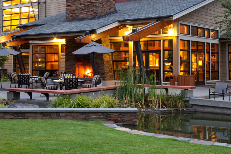 cedarbrook-lodge-back-patio-2_hpg