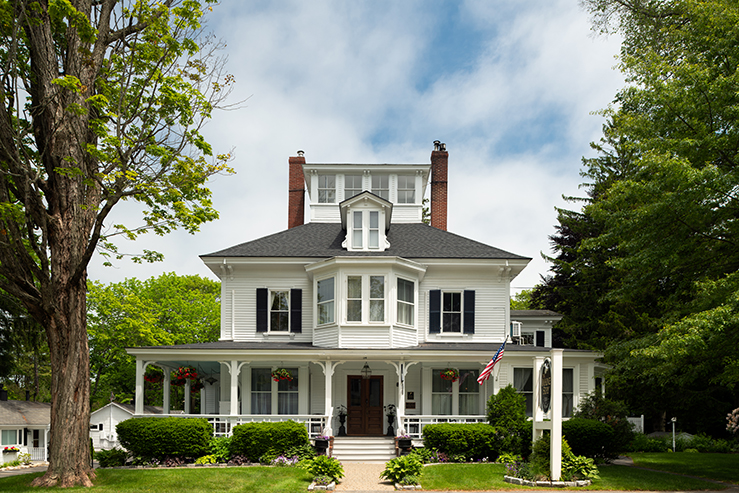 maine-stay-inn-and-cottages-exterior1_hpg