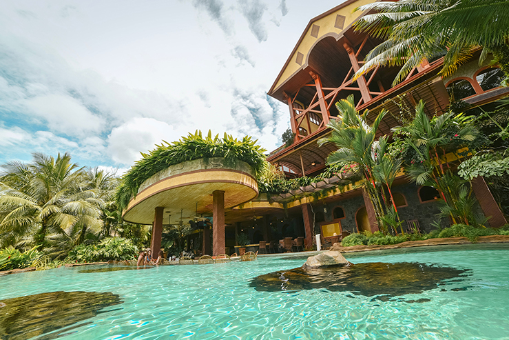 the-springs-resort-and-spa-east-bar-5_hpg_1